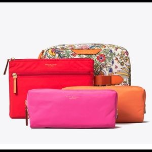 💐NWT !! Tory Burch Cosmetics Case Set !!